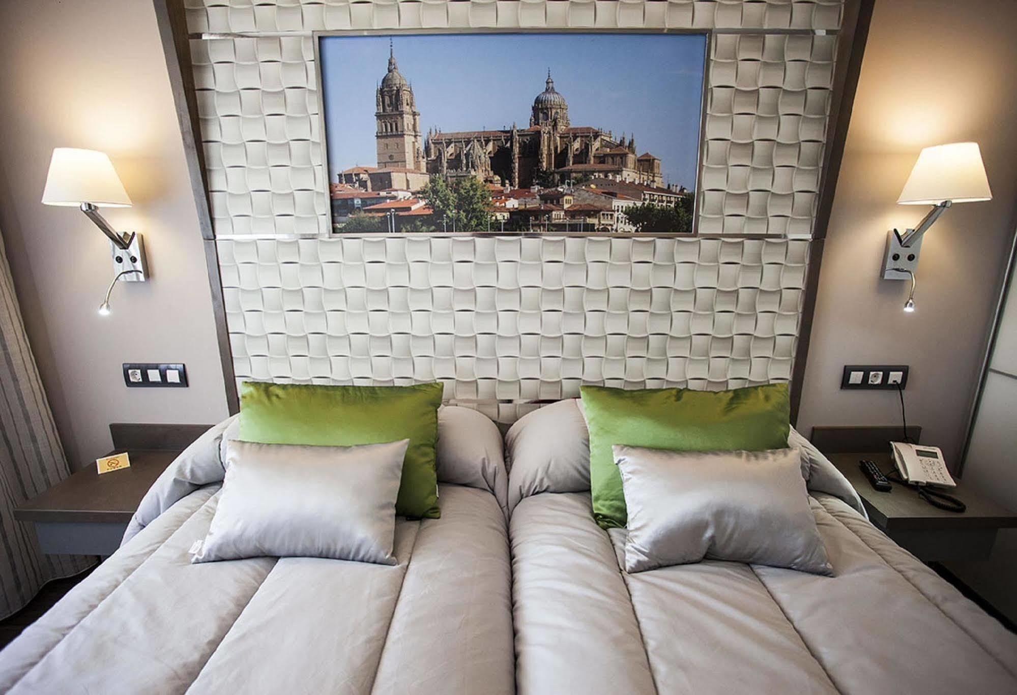 Hostal Barcelona Salamanca Exterior foto